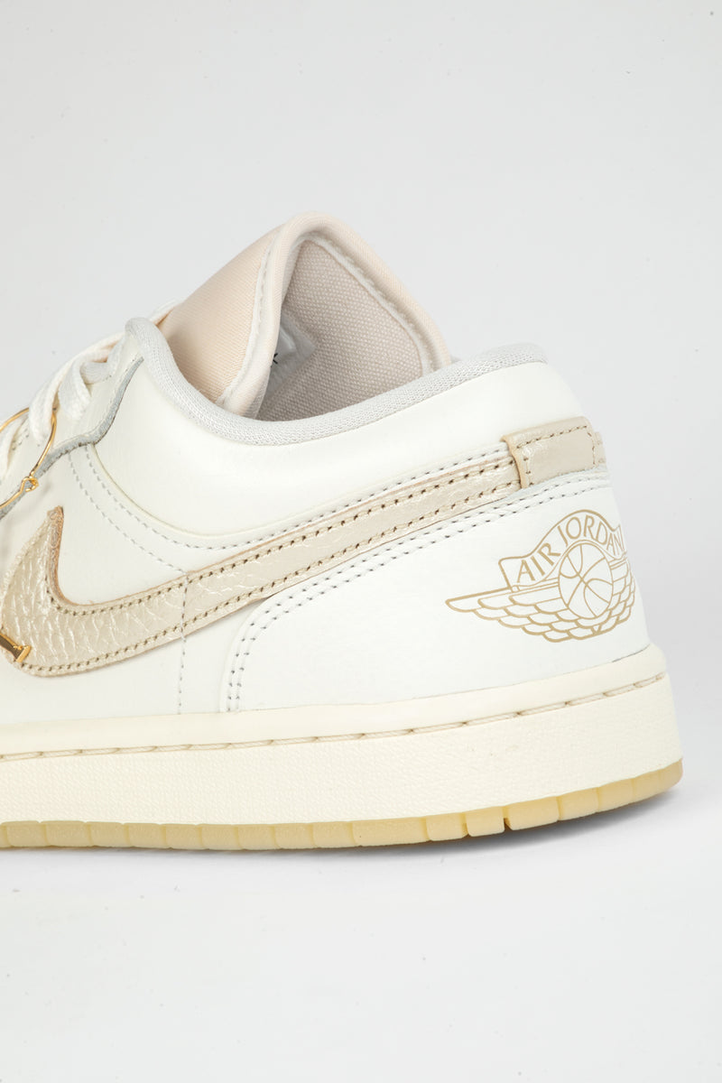 Women's Air Jordan 1 Low SE 'Metallic Team Gold' - HV5157-100 – Foosh