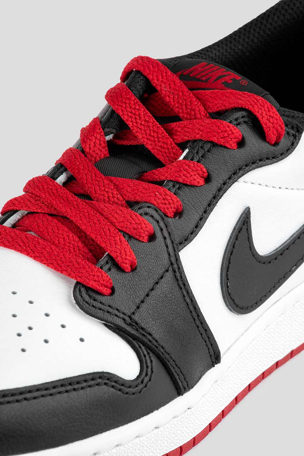 Air Jordan 1 Retro Low OG (GS) 'Black Toe' - CZ0858-106 – Foosh