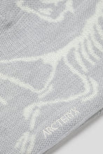 Load image into Gallery viewer, Bird Head Toque 'Solitude / Arctic Silk'