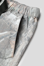 Load image into Gallery viewer, Hydrochromic Cargo Water Short 'Realtree'