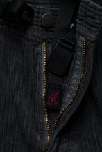 Cargar imagen en el visor de la galería, Gramicci Big Wale Carpenter Pant 'Carbon'