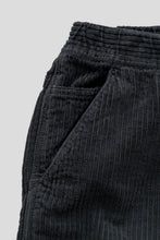 Cargar imagen en el visor de la galería, Gramicci Big Wale Carpenter Pant 'Carbon'
