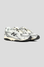 Load image into Gallery viewer, Women's U204LSWD 'Silver Metallic / Black'
