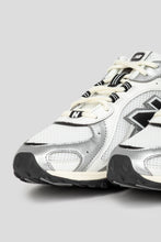 Load image into Gallery viewer, U204LSWD 'Silver Metallic / Black'