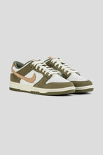 Load image into Gallery viewer, Dunk Low Retro PRM &#39;Medium Olive / Hemp&#39;