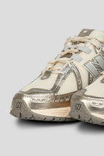 Load image into Gallery viewer, Women's 1906R 'Arid Stone / Permafrost'