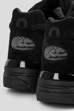 Cargar imagen en el visor de la galería, New Balance Made in USA 993 'Triple Black'
