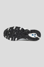 Load image into Gallery viewer, Women's 530 'White / Silver Metallic'