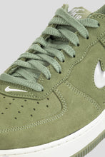 Load image into Gallery viewer, Air Force 1 Low Retro &#39;Oil Green&#39;