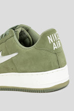 Load image into Gallery viewer, Air Force 1 Low Retro &#39;Oil Green&#39;