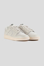 Load image into Gallery viewer, Dunk Low Retro PRM &#39;Light Orewood Brown&#39;