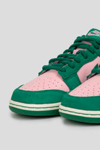 Load image into Gallery viewer, Dunk Low Retro SE &#39;Medium Soft Pink &amp; Malachite&#39;