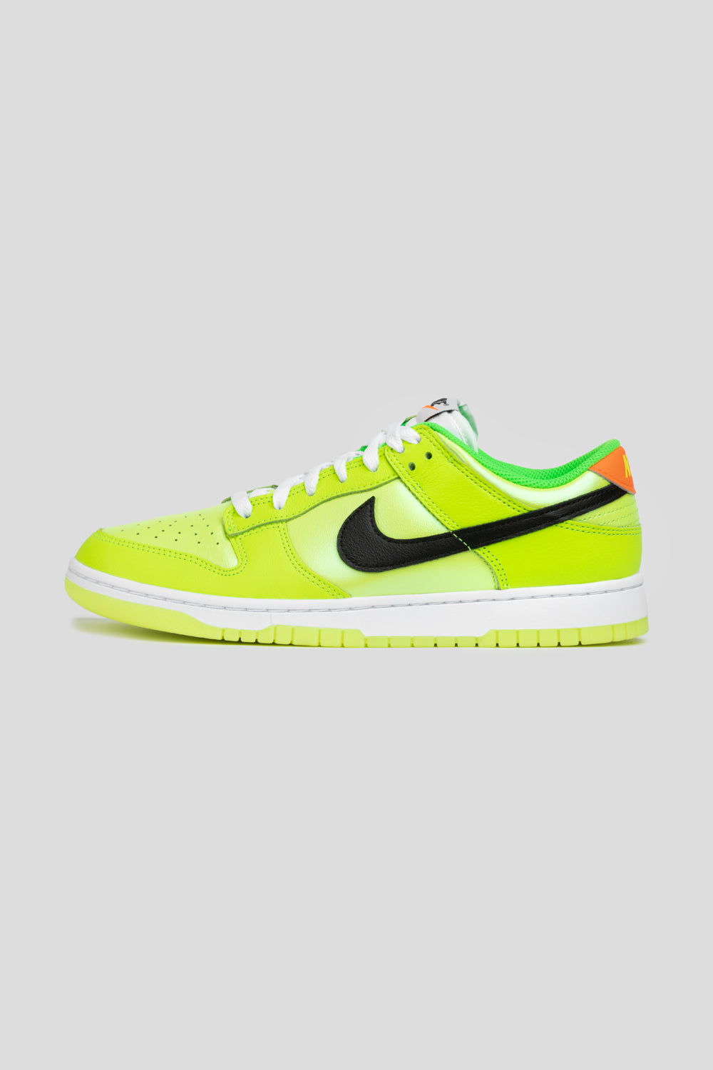 Dunk Low SE 'Volt'