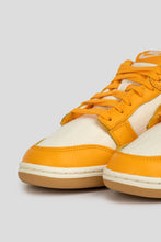 Load image into Gallery viewer, Dunk Low Retro PRM &#39;University Gold&#39;