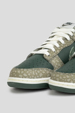 Load image into Gallery viewer, Dunk Low Retro PRM &#39;Vintage Green &amp; Dark Stucco