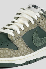 Load image into Gallery viewer, Dunk Low Retro PRM &#39;Vintage Green &amp; Dark Stucco