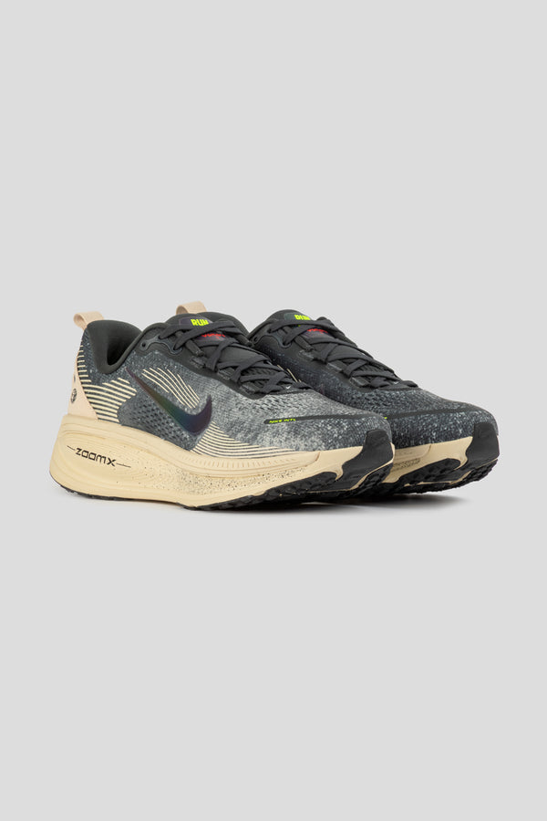 Vomero 18 'Oatmeal / Anthracite'