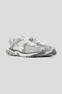 Women's Nike Zoom Vomero 5 'Summit White / Metallic Silver