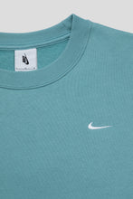 Load image into Gallery viewer, Solo Swoosh Fleece Crew &#39;Denim Turquoise&#39;