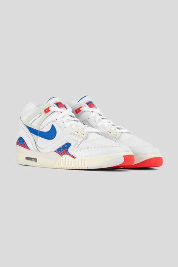 Air Tech Challenge II QS 'White & Laser Crimson'