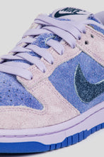 Load image into Gallery viewer, Women&#39;s Dunk Low SE &#39;Hydrangeas&#39;