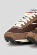 Load image into Gallery viewer, x Estudio Niksen Trainer 80 'Mocha / White'
