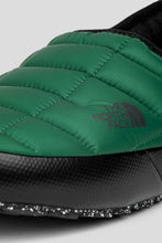 Load image into Gallery viewer, Women&#39;s Thermoball Traction Mule V &#39;Evergreen&#39;