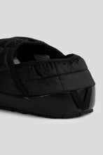 Load image into Gallery viewer, Thermoball Traction Mule V &#39;TNF Black&#39;
