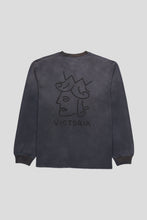 Charger l'image dans la galerie, Victoria Sunfaded Queenhead Longsleeve Tee 'Faded Black'