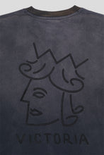 Charger l'image dans la galerie, Victoria Sunfaded Queenhead Longsleeve Tee 'Faded Black'