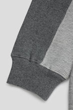 Cargar imagen en el visor de la galería, Victoria Gothic Reversible Waffle 'Grey'