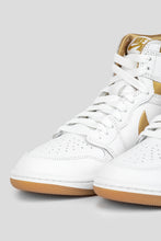 Load image into Gallery viewer, Women&#39;s Air Jordan 1 Retro High OG &#39;White &amp; Gold&#39;