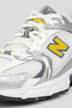 Load image into Gallery viewer, Women's 530 'Silver Metallic / Sea Salt'