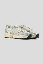 Load image into Gallery viewer, Women's 530 'Silver Metallic / Linen'
