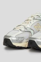 Load image into Gallery viewer, Women's 530 'Silver Metallic / Linen'