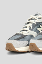 Load image into Gallery viewer, Women's U530SUB 'Raincloud / Castlerock'