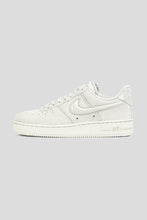 Load image into Gallery viewer, Women's Air Force 1 '07 'Light Orewood Brown'
