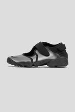 Load image into Gallery viewer, Women's Air Rift Leather 'Metallic Silver &amp; Black'