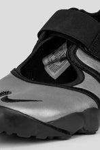 Load image into Gallery viewer, Women's Air Rift Leather 'Metallic Silver &amp; Black'