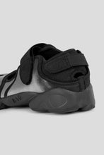 Load image into Gallery viewer, Women's Air Rift Leather 'Metallic Silver &amp; Black'