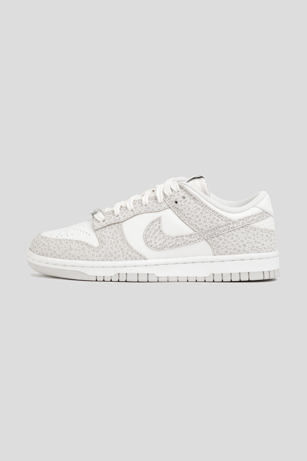 Women s Nike Dunk Low PRM Safari Phantom FV6516 001 8.5