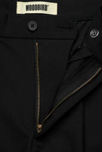 Load image into Gallery viewer, Bin Guan Shorts 'Black'