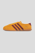 Load image into Gallery viewer, Women's Gazelle Lo Pro 'Crew Yellow / Shadow Red'