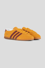 Load image into Gallery viewer, Women's Gazelle Lo Pro 'Crew Yellow / Shadow Red'