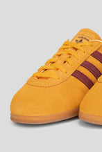 Load image into Gallery viewer, Women's Gazelle Lo Pro 'Crew Yellow / Shadow Red'